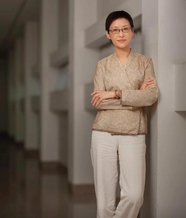 到了自然衰老气质优雅果然岁月从不败美人pg电子模拟器试玩被72岁胡因梦惊艳