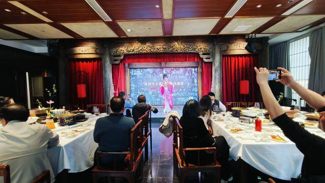 色产地到文化餐桌”！非遗粉条与文化茶馆联合打造美食IPpg电子模拟器电脑版河南人品地道“河南味”——“从绿(图2)